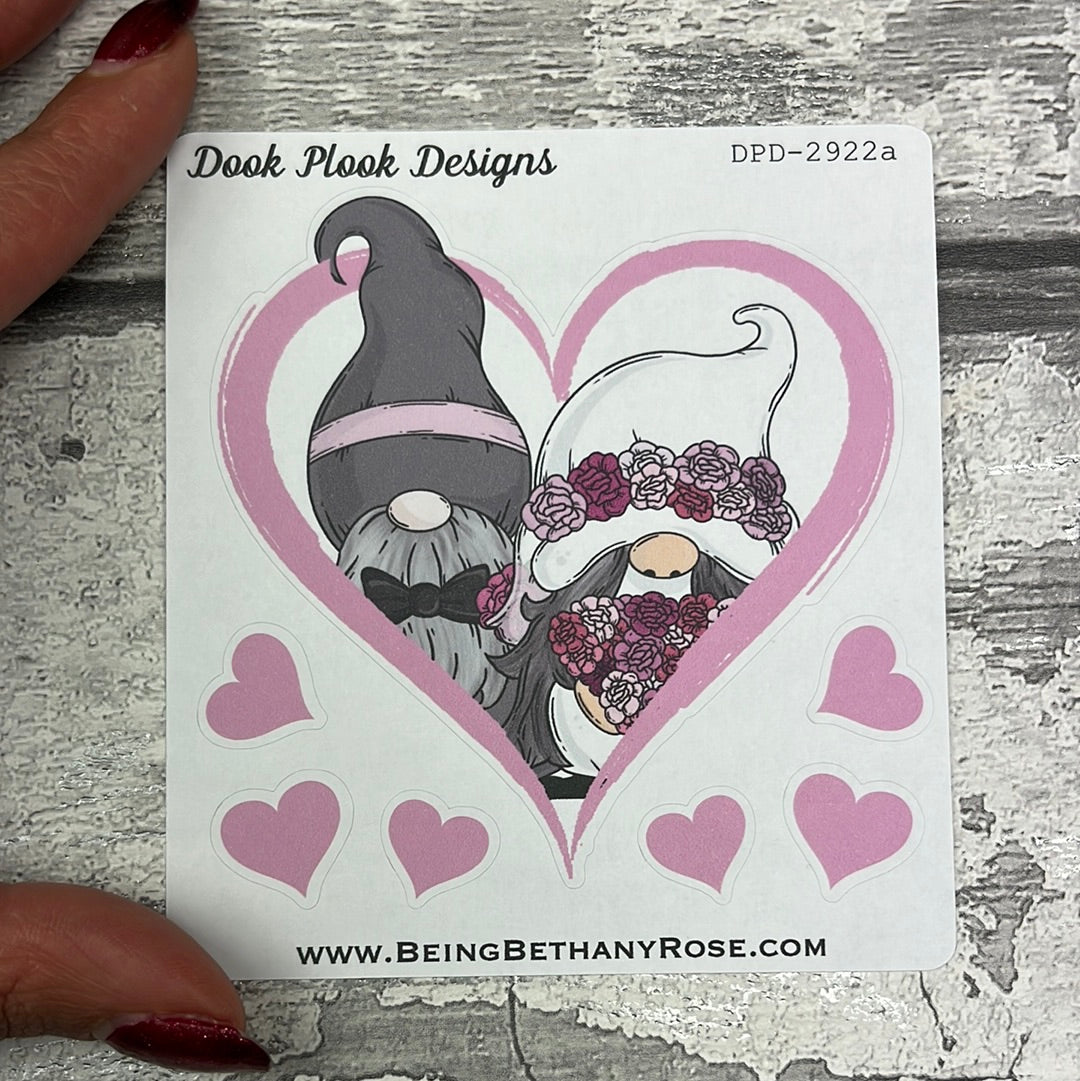 Large Gonk Wedding Heart (DPD-2922a Gregor & Hetty)