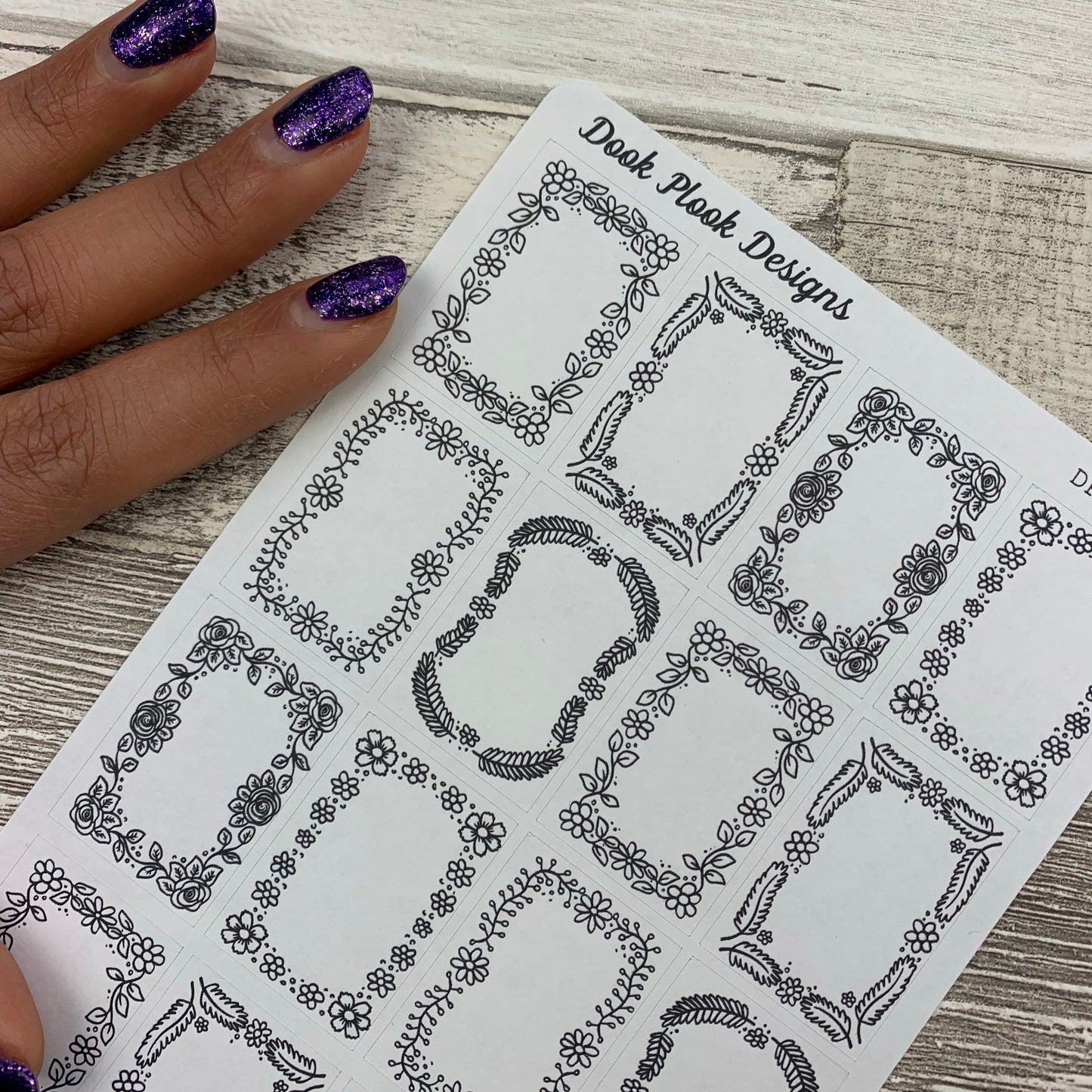 Black and White Flower Half Box stickers (DPD872)