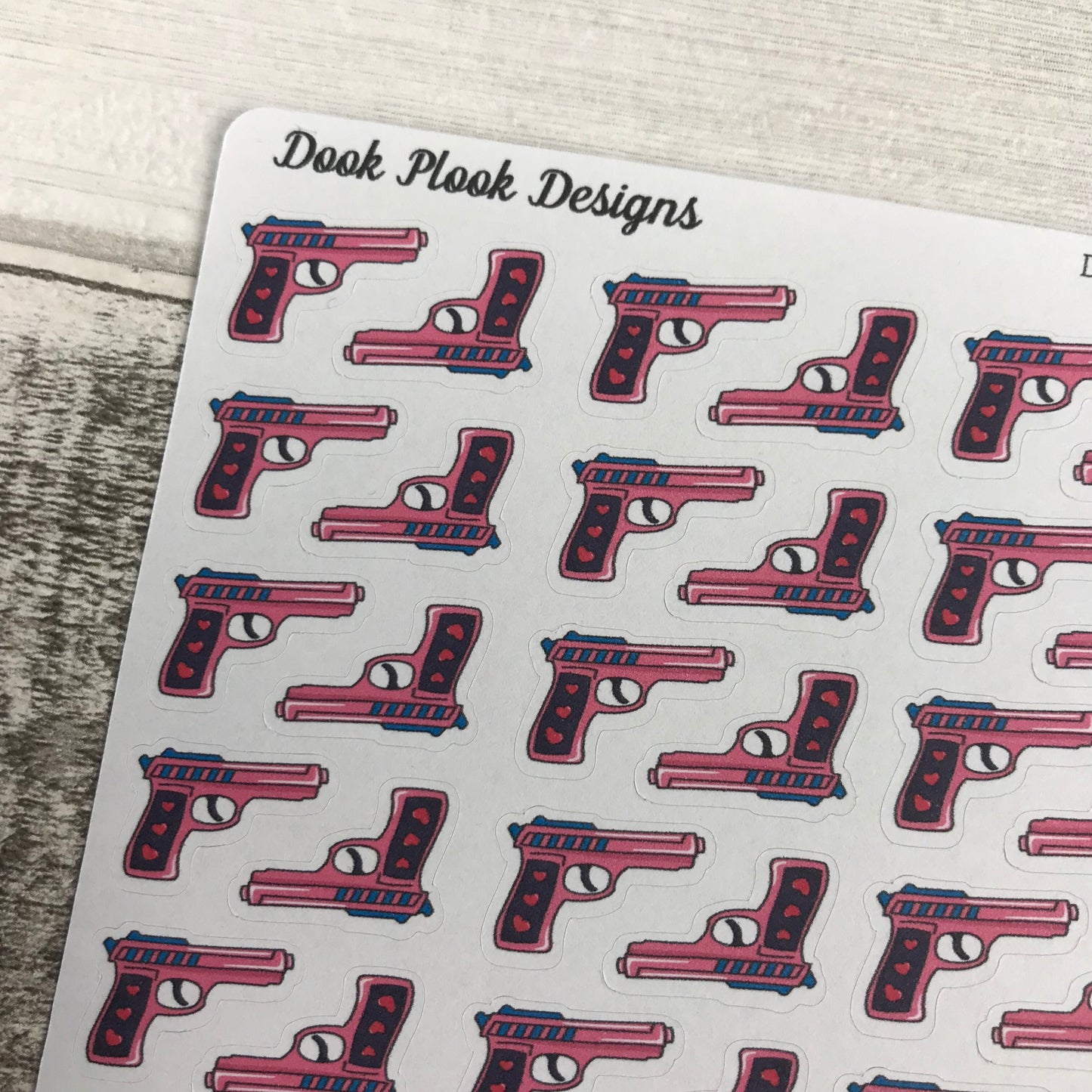 Pink girly gun stickers (DPD1343)
